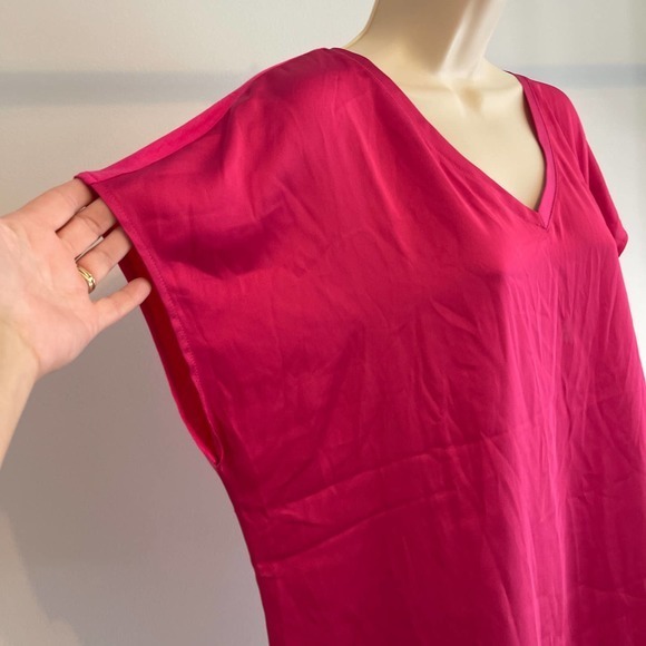 Lane Bryant Pink V Neck Rayon Blend Tee Shirt Size 14/16 Pre-owned - Picture 3 of 7